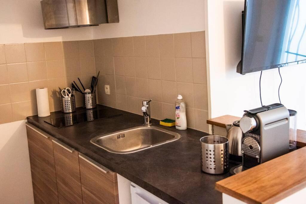 Appartement 2/4 personnes, rue au calme Caen Extérieur photo