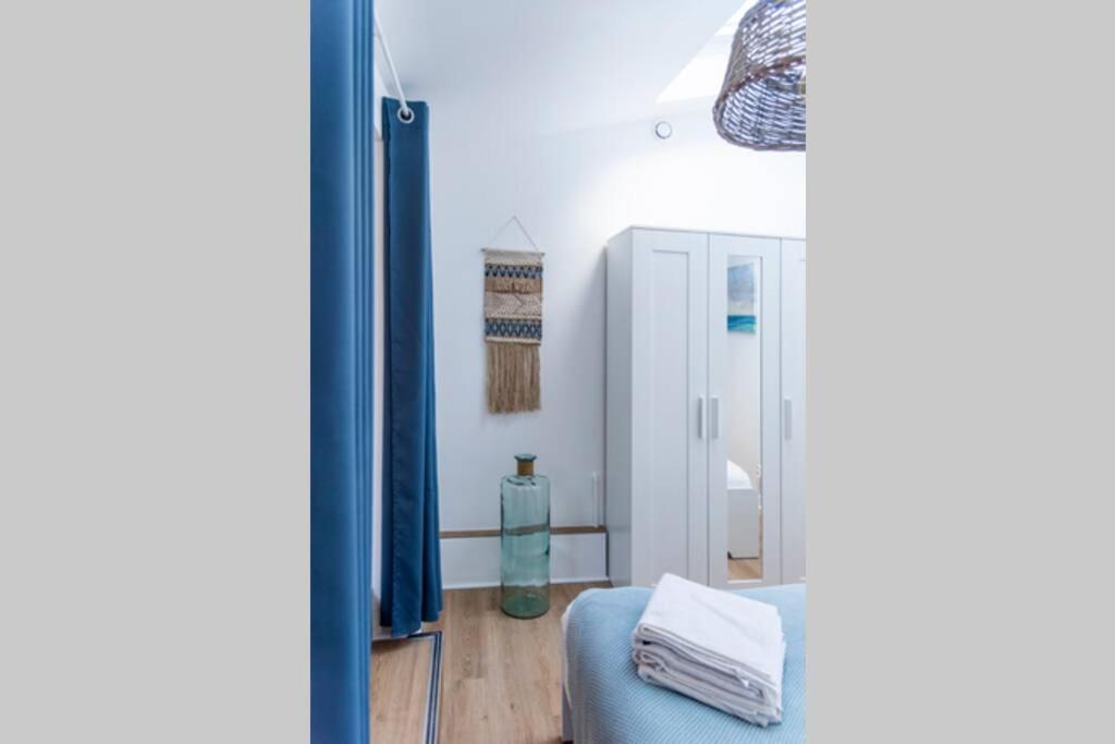 Appartement 2/4 personnes, rue au calme Caen Extérieur photo