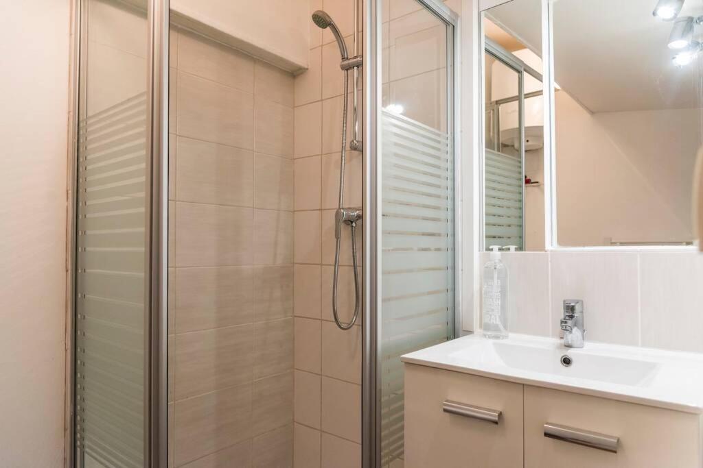 Appartement 2/4 personnes, rue au calme Caen Extérieur photo